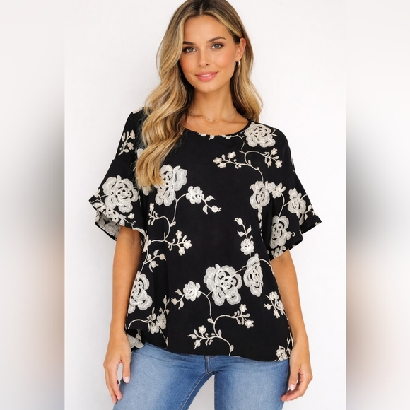 ECI Tops - Beige Eci Roses Blouse Embroidered Womens‎ XL Flare Sleeves Party Black